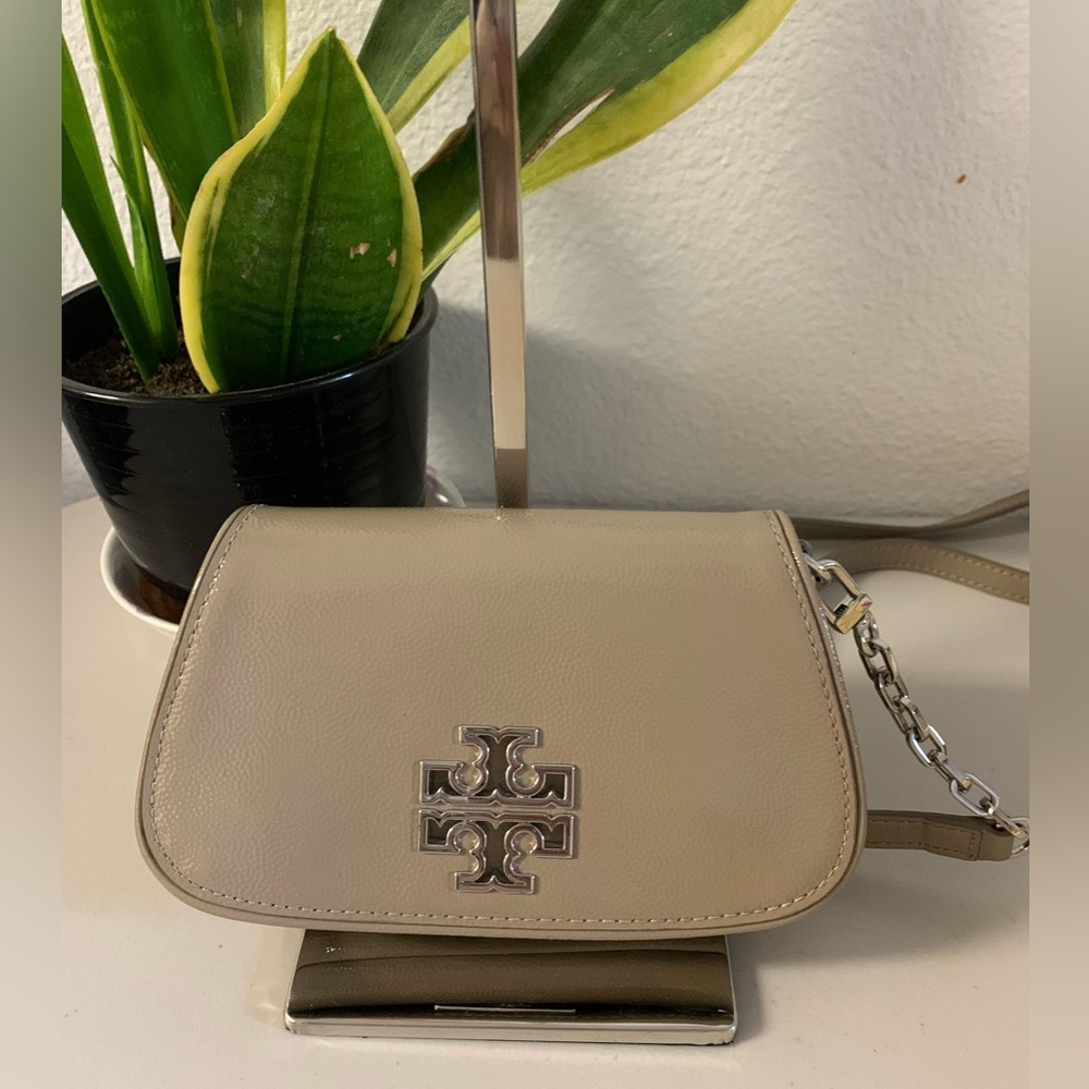 💕👜 (Like New)TORY BURCH Crossbody Purse - Picture 3 of 13